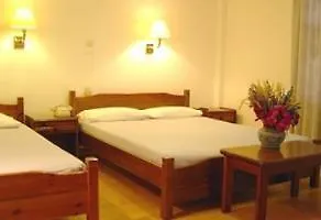 Naias Hotell 2*